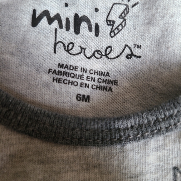 Grey maple leaf print sleeveless footless romper - Picture 3 of 5